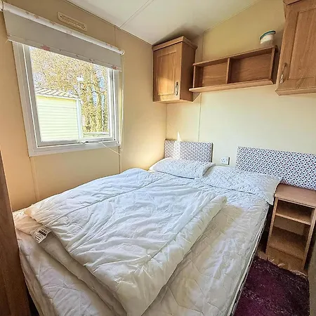 Caravan With Decking At Manor Park In Hunstanton, Sleeps 6 Ref 23045B Exterior photo