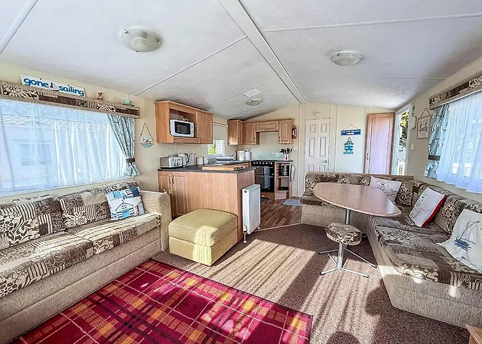 Caravan With Decking At Manor Park In Hunstanton, Sleeps 6 Ref 23045B
